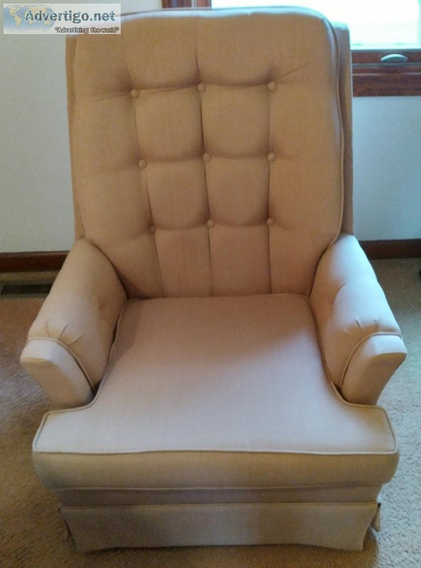 SWIVEL ROCKER CHAIR