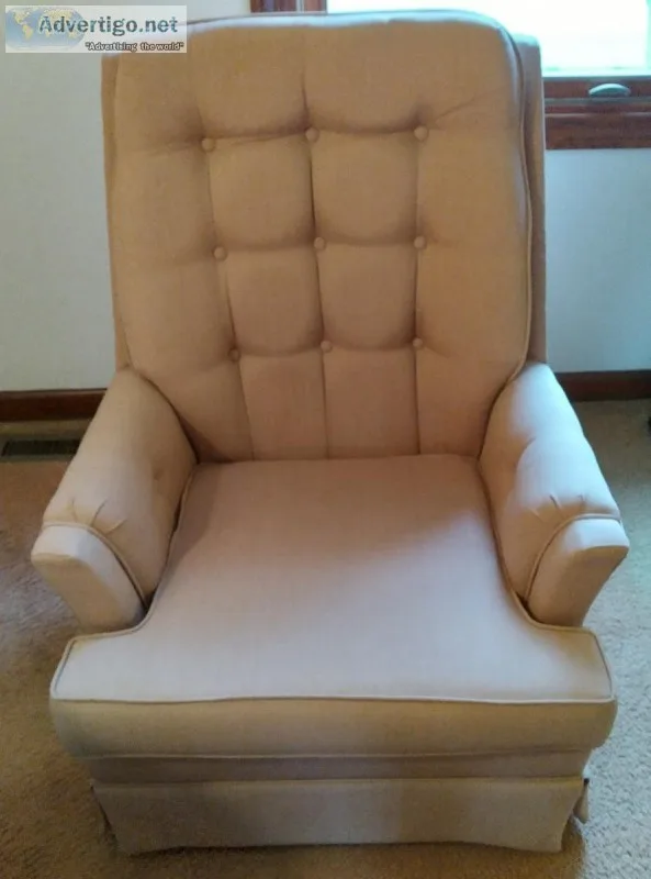 SWIVEL ROCKER CHAIR
