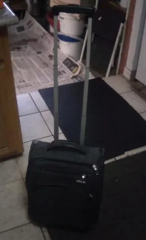 Samsonite Luggage Bag WRetractable HandleandWheels (Super Condit