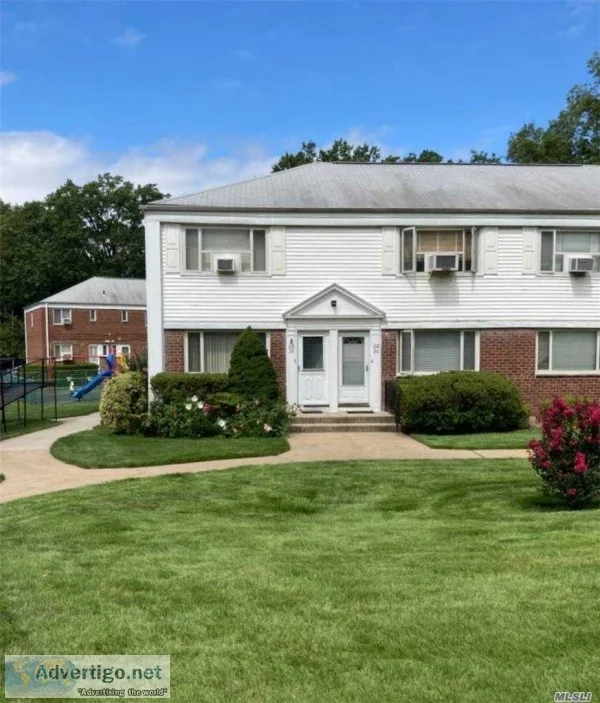 ID (AIM) Lovely and Spacious 2 Bedroom Corner Duplex Co-op in Ba
