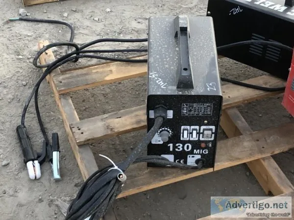 UNUSED MIG WELDER