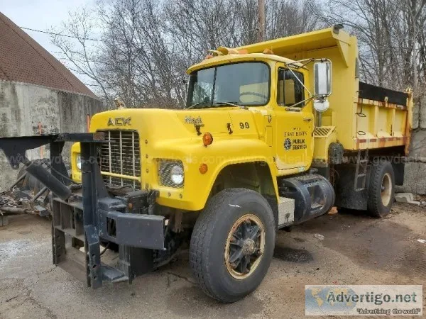 1988 Mack RD690P Dump Truck