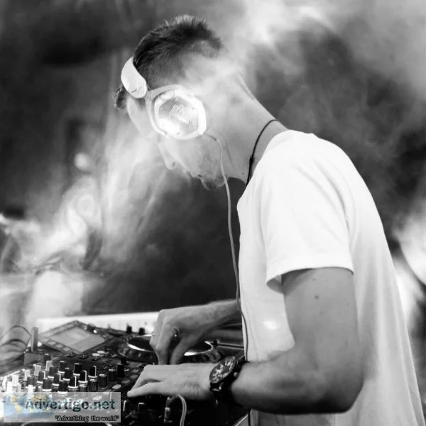 A Wedding DJ Services Affordable in Vancouver