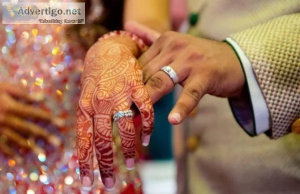What are some unique favor ideas for an engagement ceremony