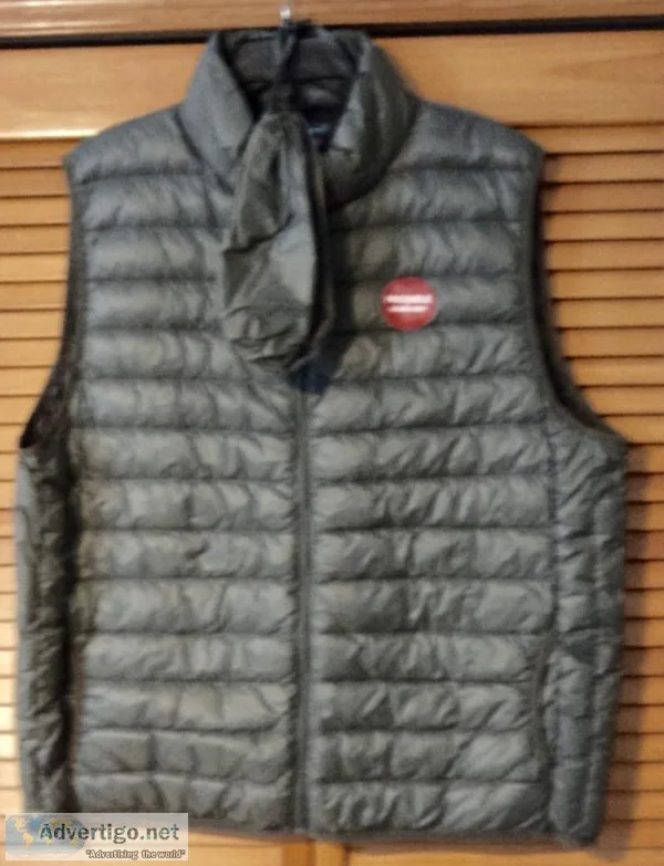 New - Men&rsquos Goose Down Packable Vest