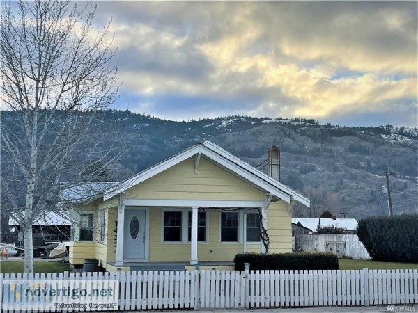 Cute Fully Remodeled Home on Double City Lot