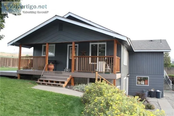 Spacious 4 Bedroom Outside of Town