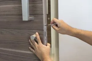 Hire trusted locksmith at affordable price - any car key made