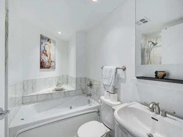 Location  Location Gorgeous Detached Home In The Most Desirable 