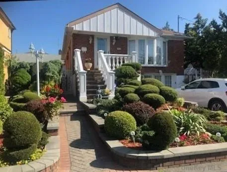 ID  (PIN) Beautiful Brick Raised Ranch In Malba Whitestone