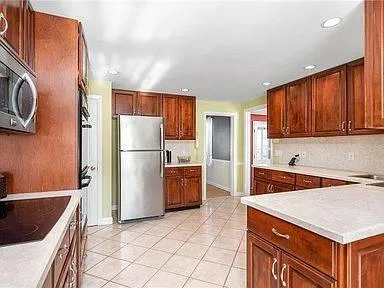 1 Bedroom with Balcony and Bridge View