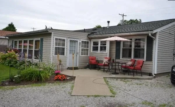 Beautiful 3-bedroom 2-bathroom ranch style home for rent
