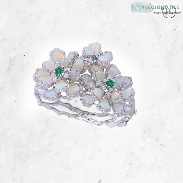 Best quality engagement ring via online shopping