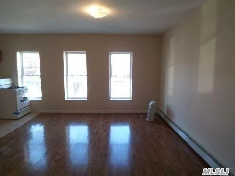 (ID1386370) Sunny and Spacious Studio Apartment For Rent In Whit