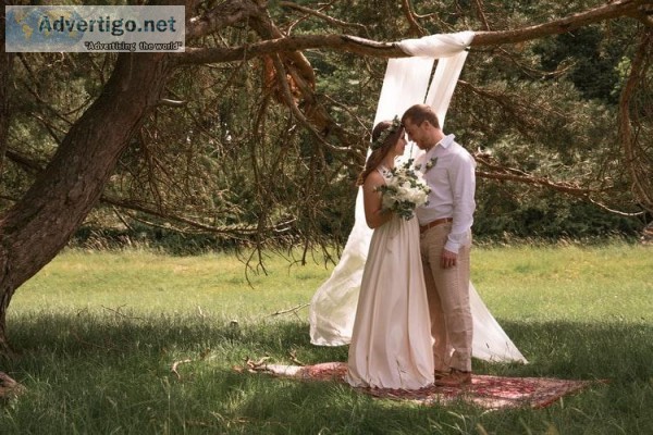 Hire Renowned Wedding Photographer in Bristol  UK