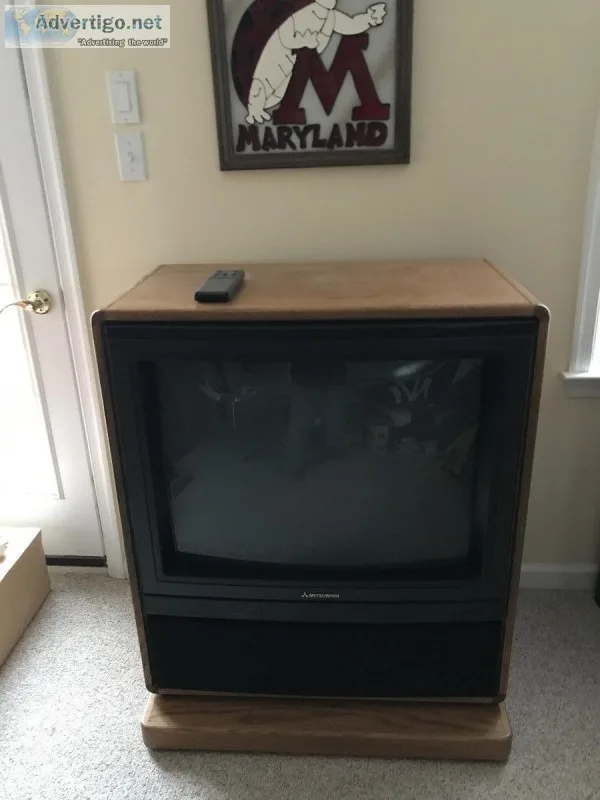 Vintage 30&quot Mitsubishi Oak Cabinet Console TV CK-3112R