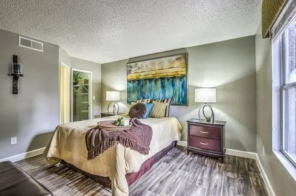 A COZY FIREPLACE IN A 1X1 APARTMENT NEAR THE LAS VEGAS STRIP