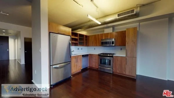 Beautiful West Facing Soft-Loft Condo In Luma