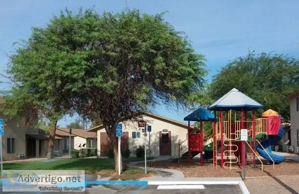 3 Bedroom Apartments Available for Move In at Niland Apartments