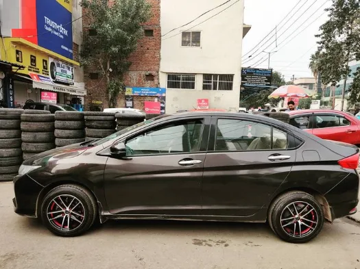 Cheap and Best Tyres in Noida  Ashok Motors