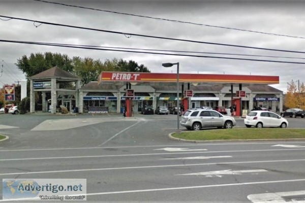 2160 sqft space adjacent to a gas station in Drummondville