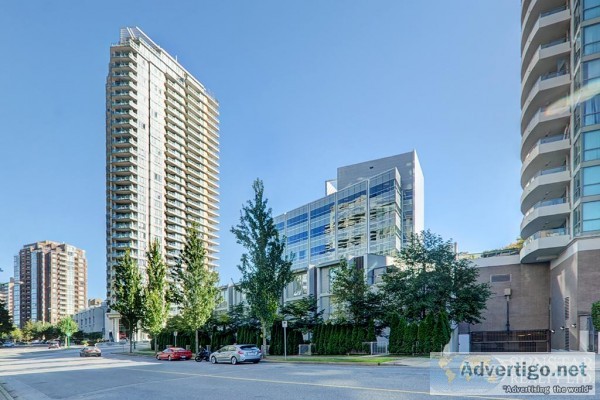 Metrotown 3 Bed  Den 2 Bath Condo w 2 Balconies and View  Centre