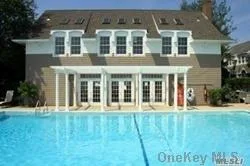 (CAR5) Beautiful 1 Br Fully Furnished Triplex Condo With Water v