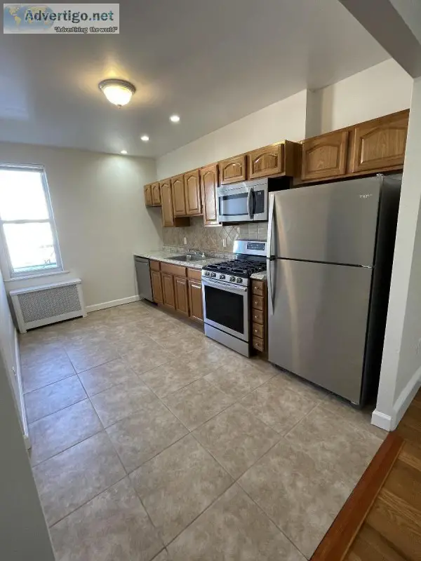 ID  1387140 Lovely 2 Bedroom Railroad Apartment for Rent in Glen