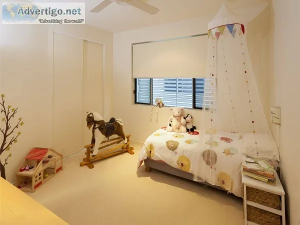 Motorised roller blinds