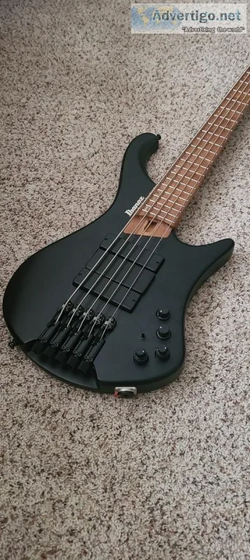 Ibanez EHB1005-BKF Ergonomic Headless 5-String Bass Black Flat 2
