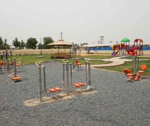 Open park exercise equipment