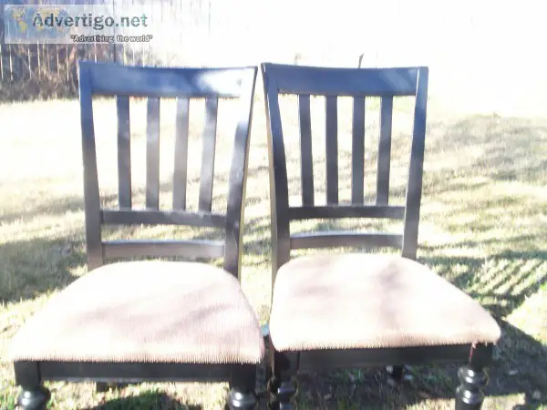 2 black chairs