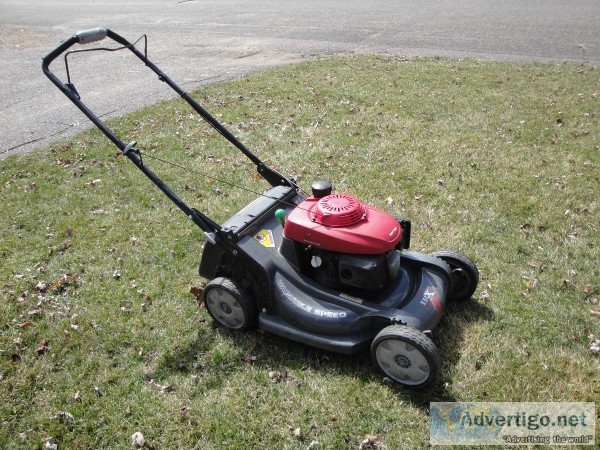 (Lawn Mowers) 21&rdquo Honda HRX217 Self-propelled Mulching Lawn