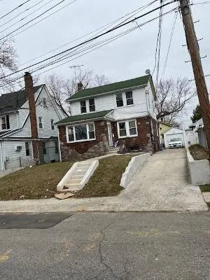 Whole House for Rent with Basement Yard and Driveway