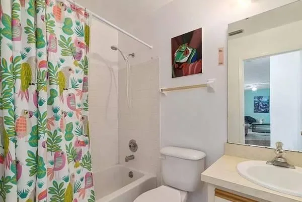 Brick 3 bedroom 2 bath 2 large living areas kitchen and formal d