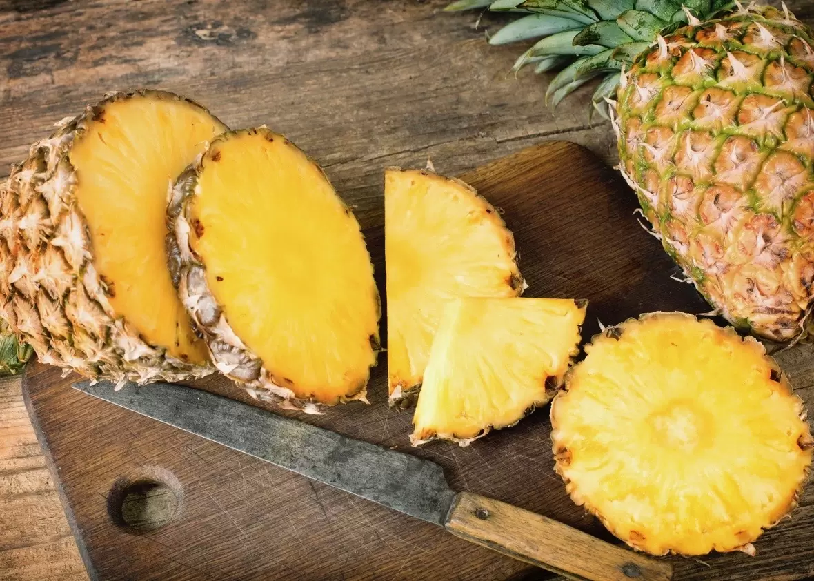12 Golden Pineapple