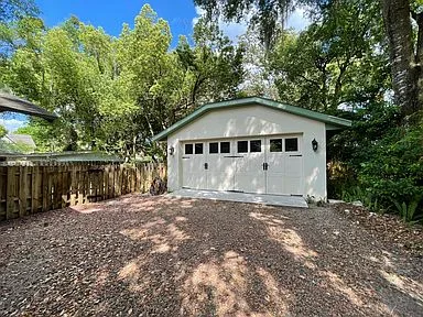 Unique, downtown ocala bungalow with 2 car garage