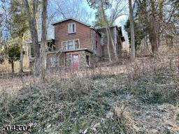 Single Family - Colonial Fixer Upper  - 837 Meyersville Road Gil