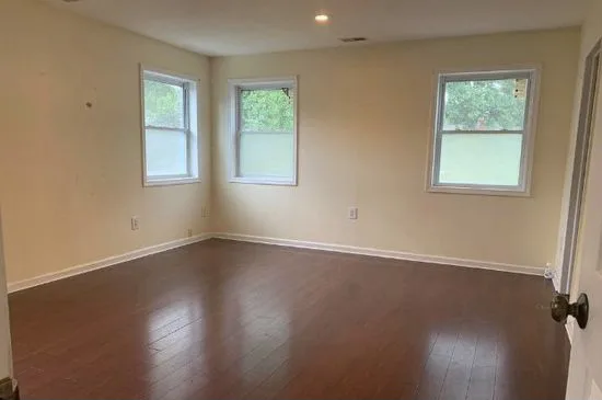 Great 3 bedrooms 2 baths