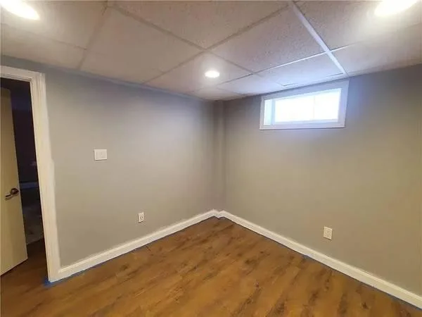 %%Very nice 3dr 2 bath large lot%%