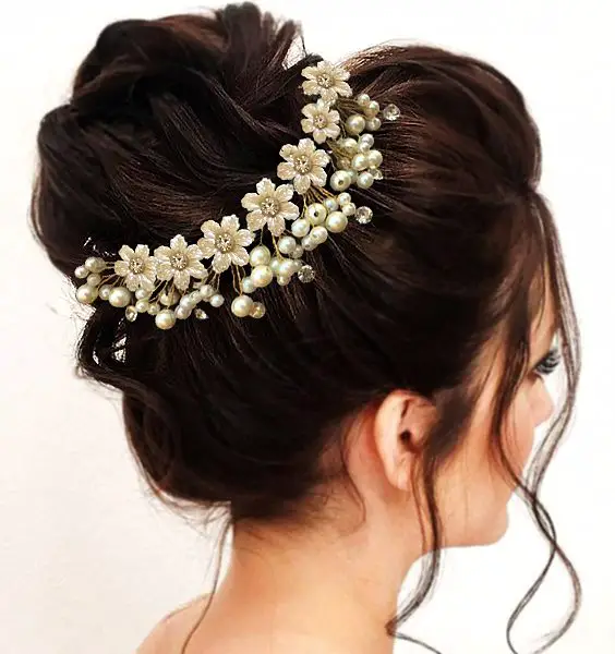 Hair accessories for women at best price