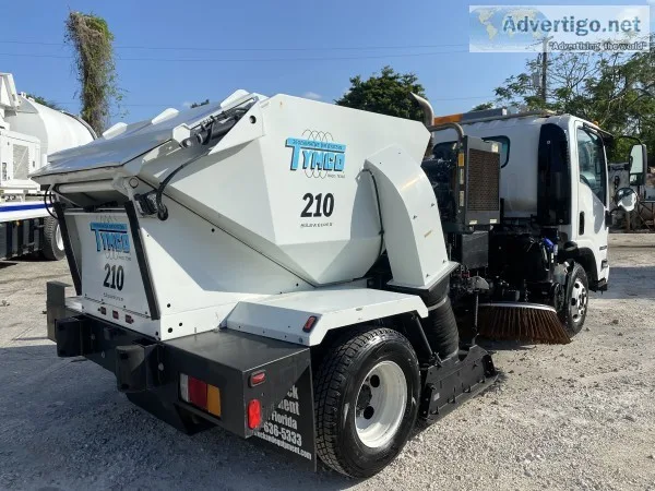 2014 isuzu npr tymco 210 air sweeper