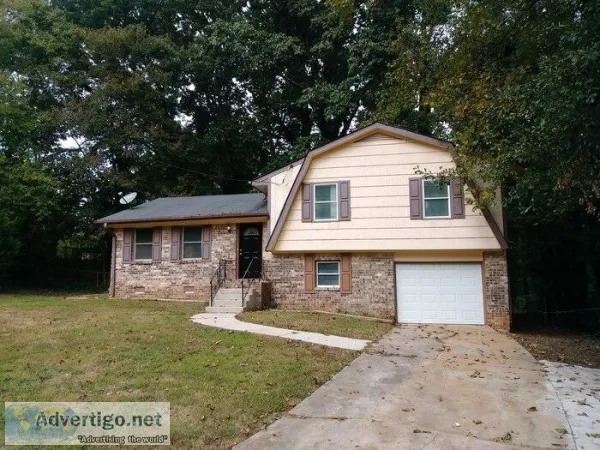 1381 High Meadow Dr Stone Mountain GA 30083