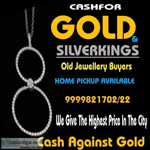 Selling gold near by in the Janpath
