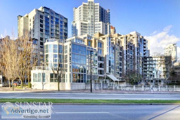 Yaletown 3 Bed  Den Condo w Park and Water Views  Governor s Vil