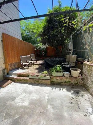 One BR-Lower Unit-Big rear Garden patio