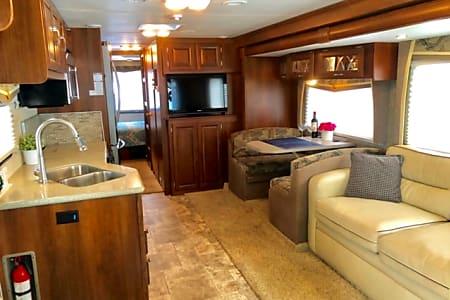 Book a rv rental in Dayton by RV Life Is Good