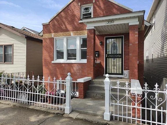 3 bedroom 2 bath for rent in 611156 S Parnell Ave
