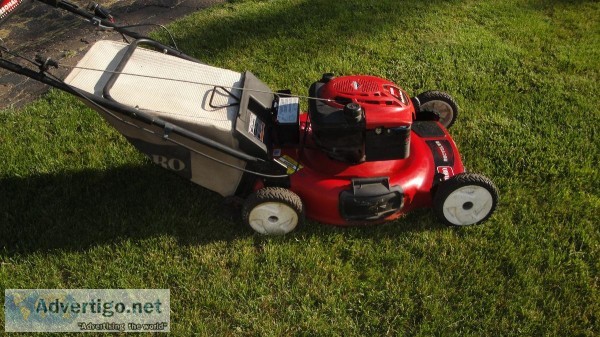 (Lawn Mowers) 22&rdquo Toro Self-propelled Lawnmower with Bagger