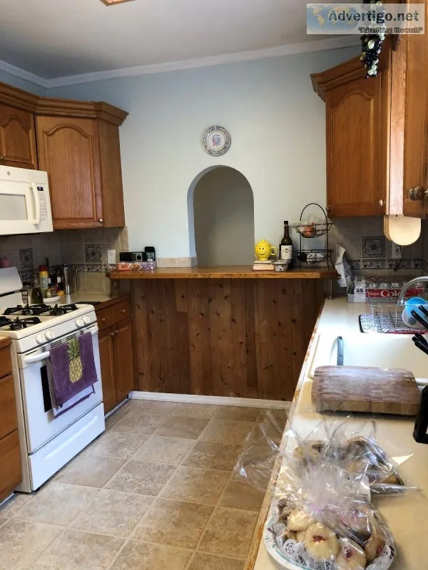 ID (ORE) Charming Spacious Cape House on a Beautiful Block in No